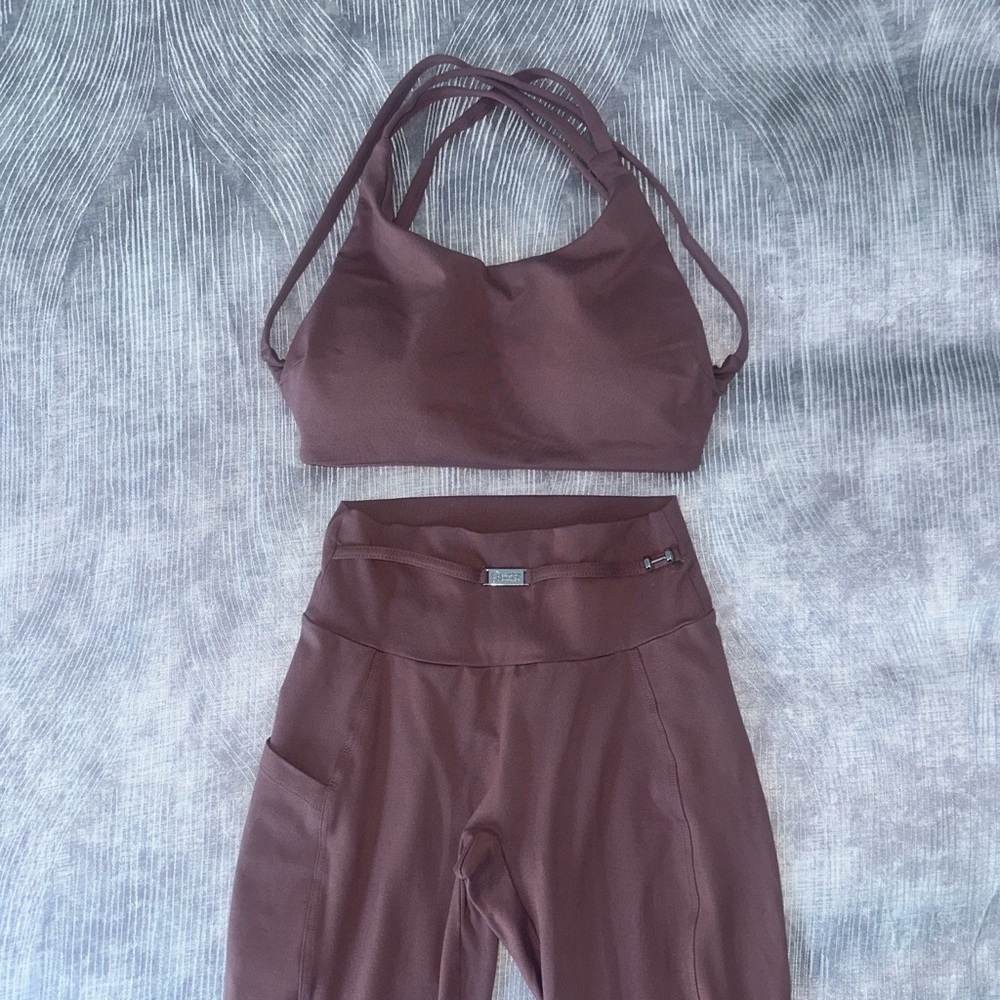 Bombshell Sportswear Brown Leggings Mauve Set - Picture 4 of 13
